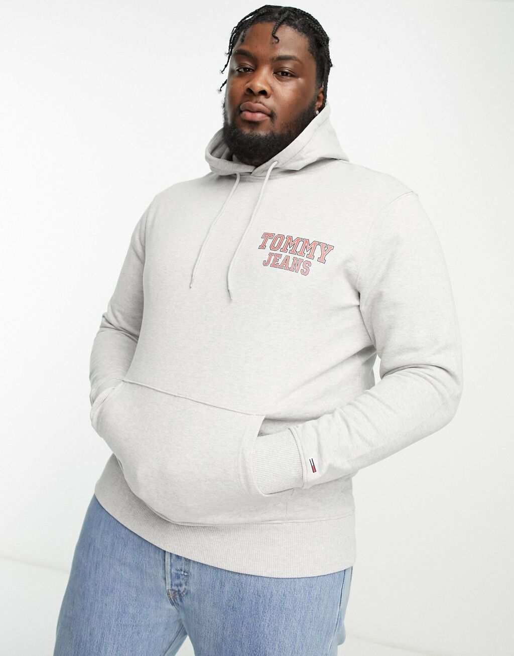 

Серая худи с логотипом на груди Tommy Jeans Big & Tall