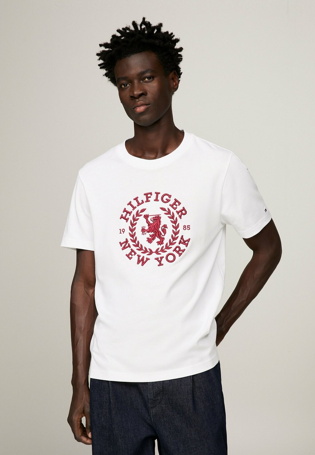 

Футболка с принтом Crest Tommy Hilfiger, белый