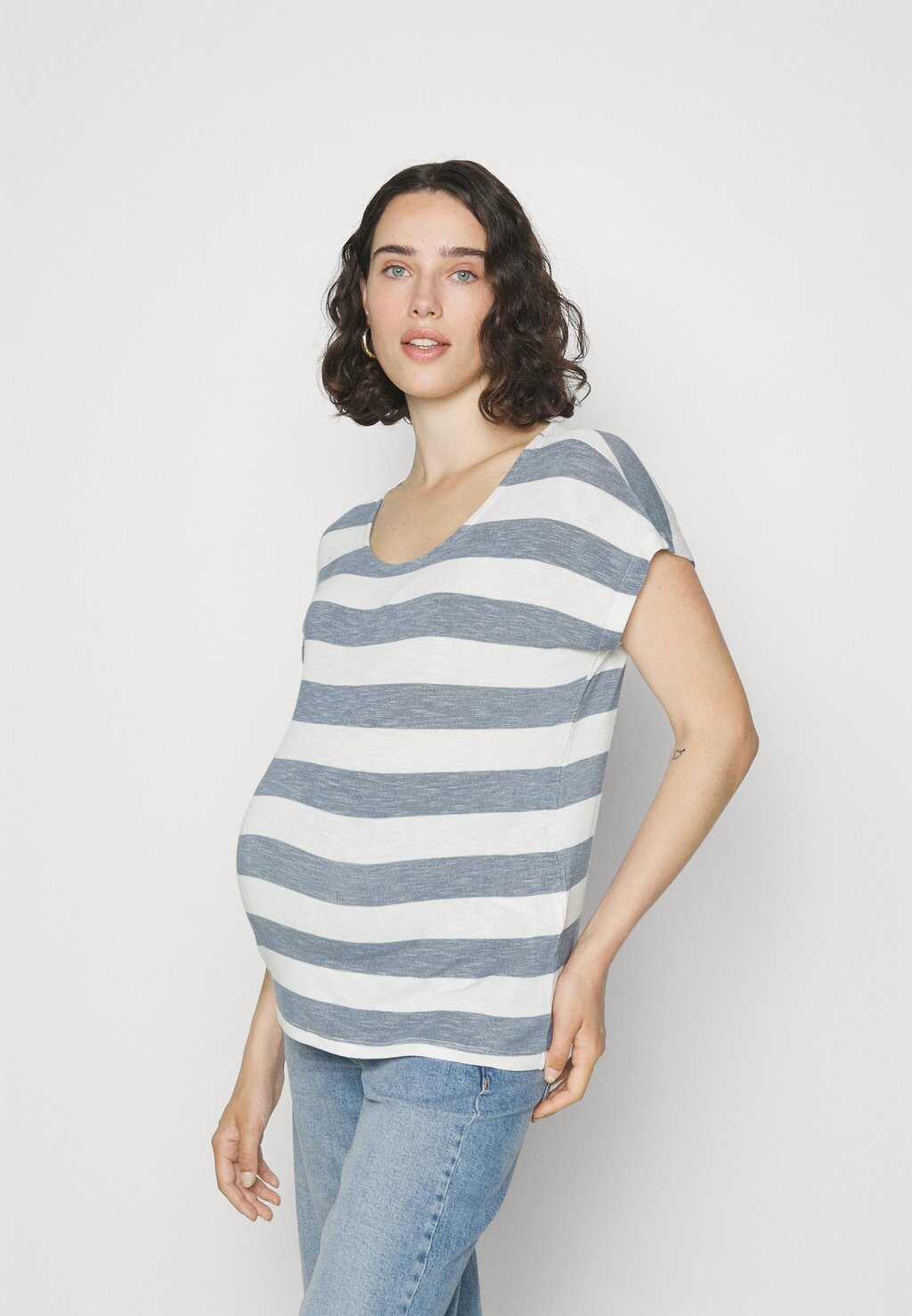 

Базовая футболка Vero Moda, Серый