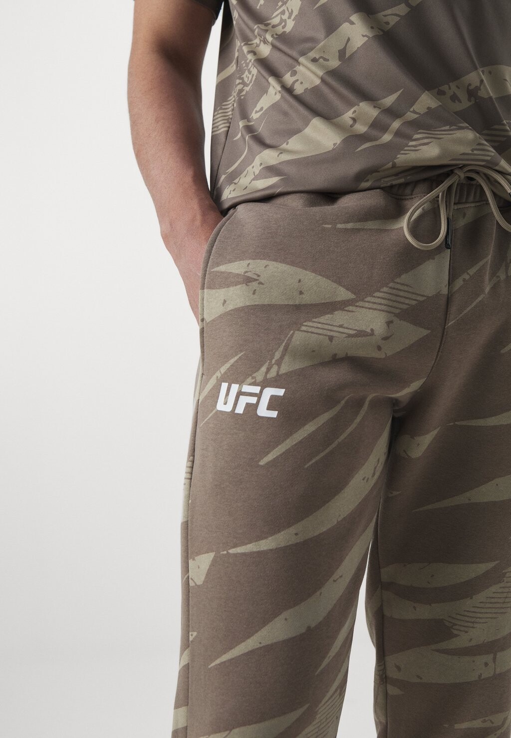 

Спортивные брюки Ufc Fight Week 3.0 Joggers Venum, хаки
