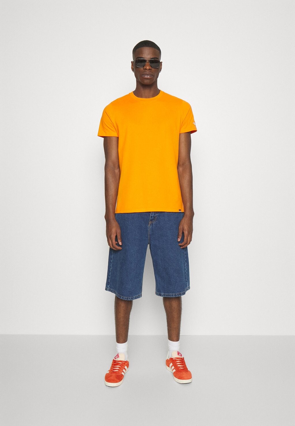 

Футболка с принтом Hollister Co., белый