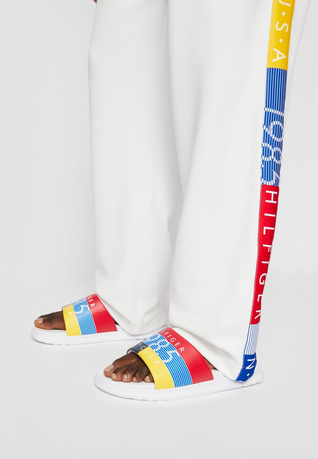 

Сандалии на плоской подошве EXCLUSIVE HILFIGER TEAM TEAM SLIDE PRINT Tommy Hilfiger, разноцветный