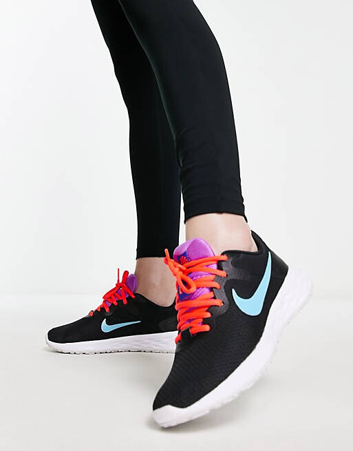 

Черные кроссовки Nike Running Revolution 6