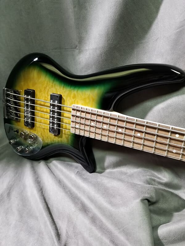 

Басс гитара Jackson JS Series JS3QV 5-String Spectra Bass Alien Burst