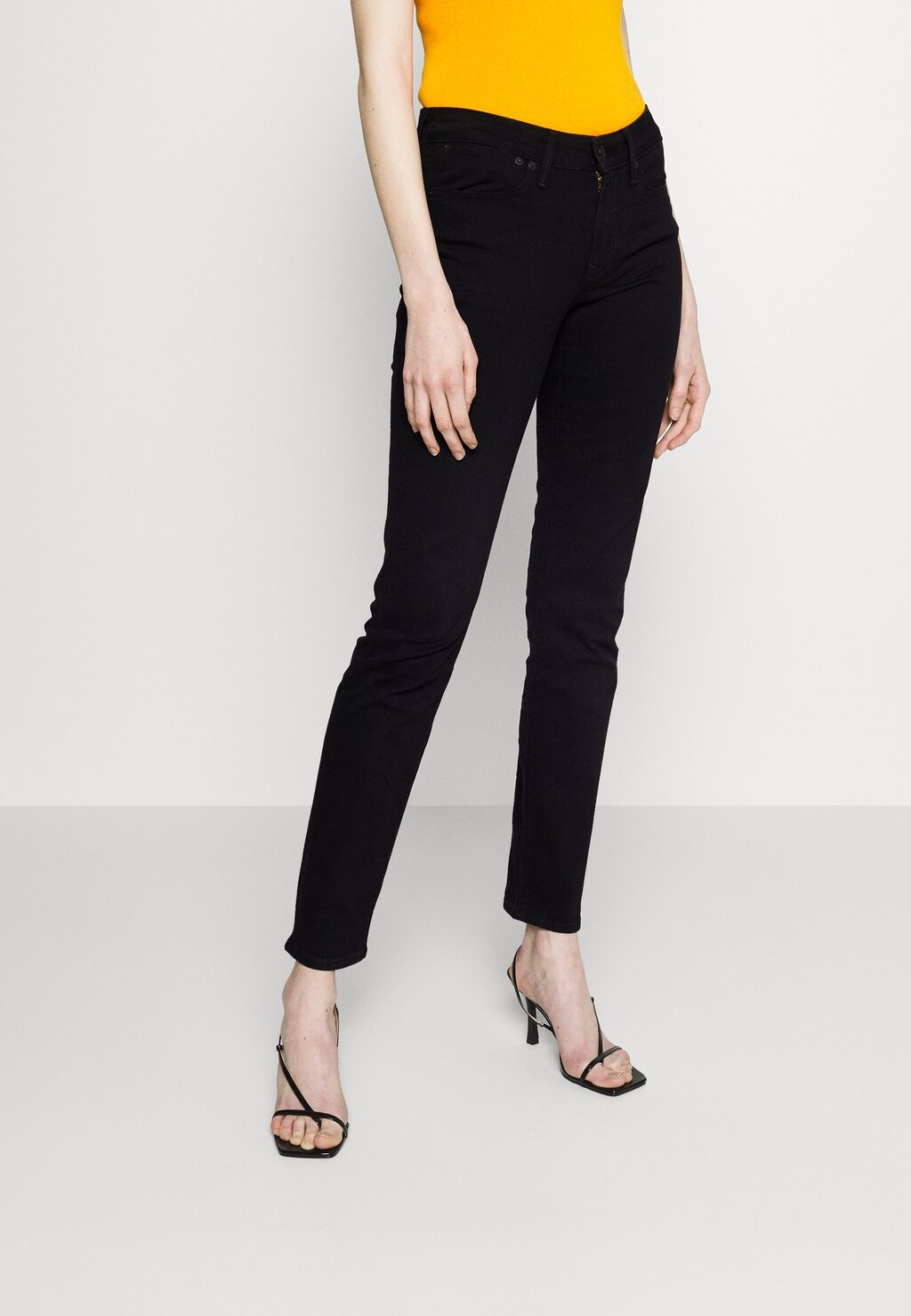

Джинсы облегающего кроя Levi's 712 Slim Welt Pocket, черный