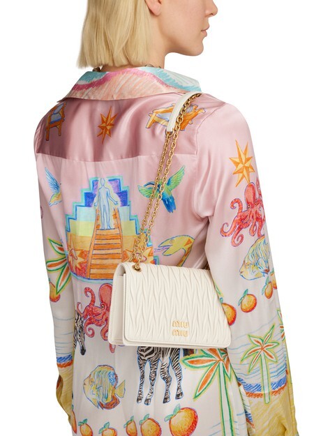 

Миниатюрная стеганая кожаная сумка Miu Miu