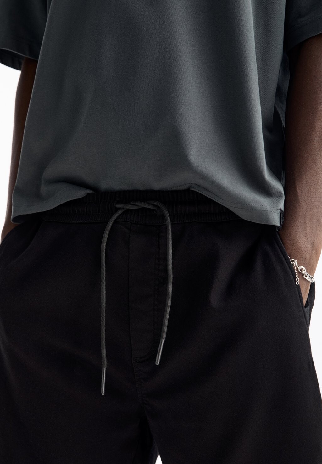 

Шорты BERMUDA PULL&BEAR, черный