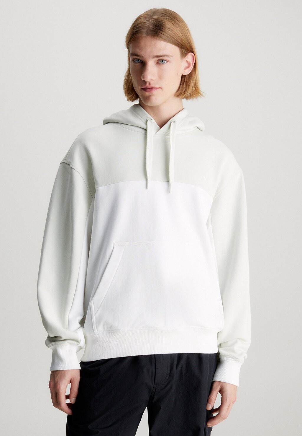 

Толстовка с капюшоном Calvin Klein Jeans, белый