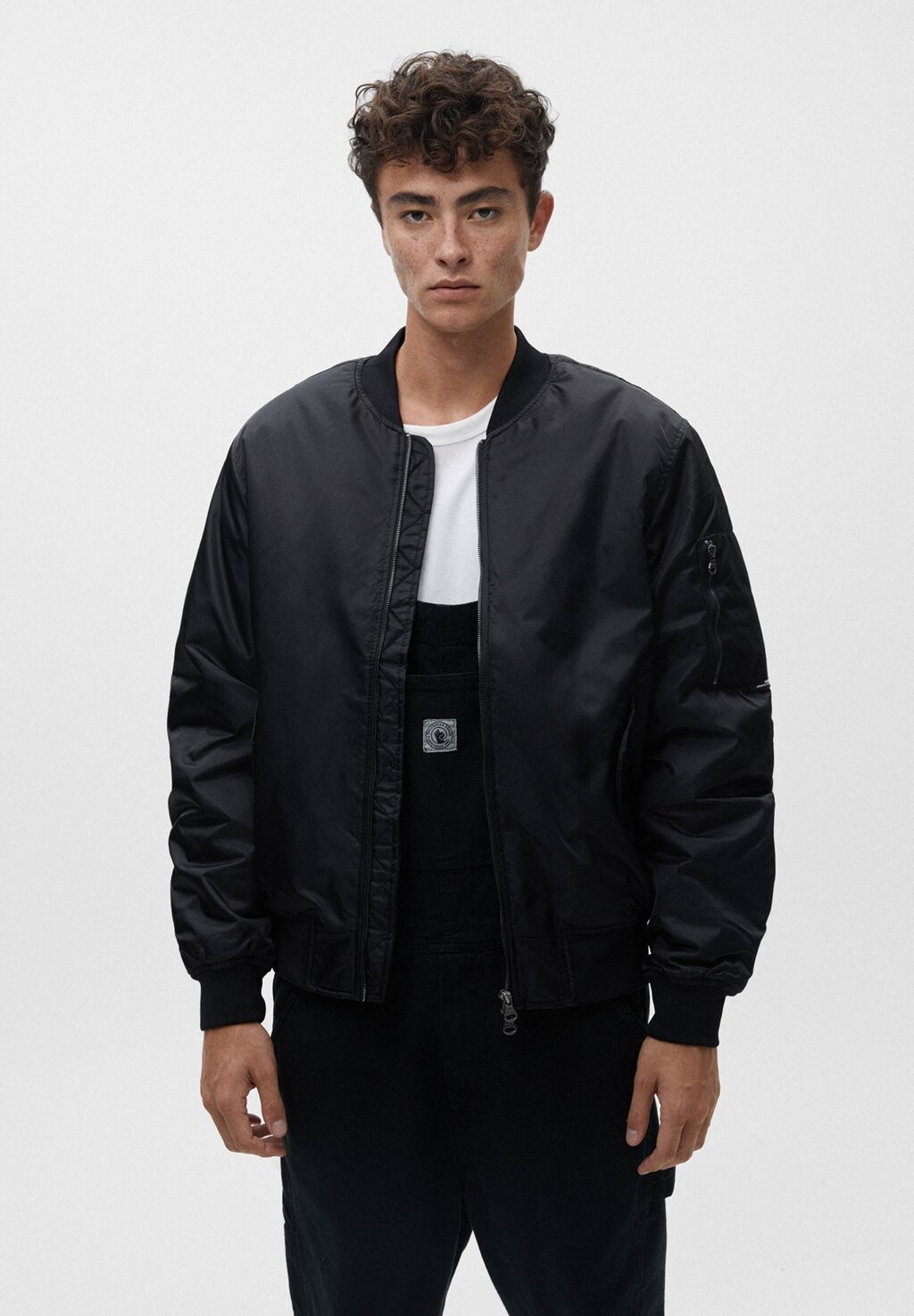 

Куртка-бомбер PULL&BEAR