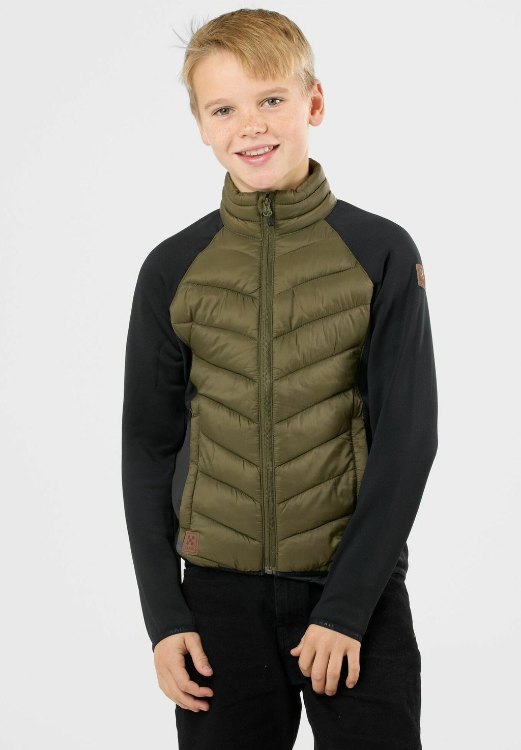 цена Зимняя куртка HYBRID JR X-Trail, цвет black dk olive