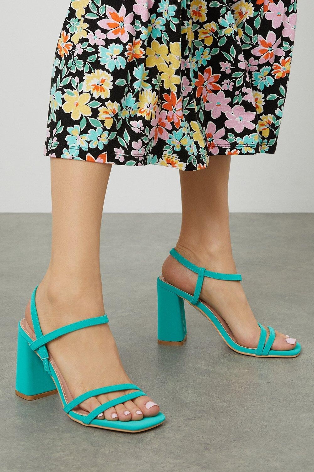 

Эластичные босоножки на блочном каблуке Tyra Dorothy Perkins, синий