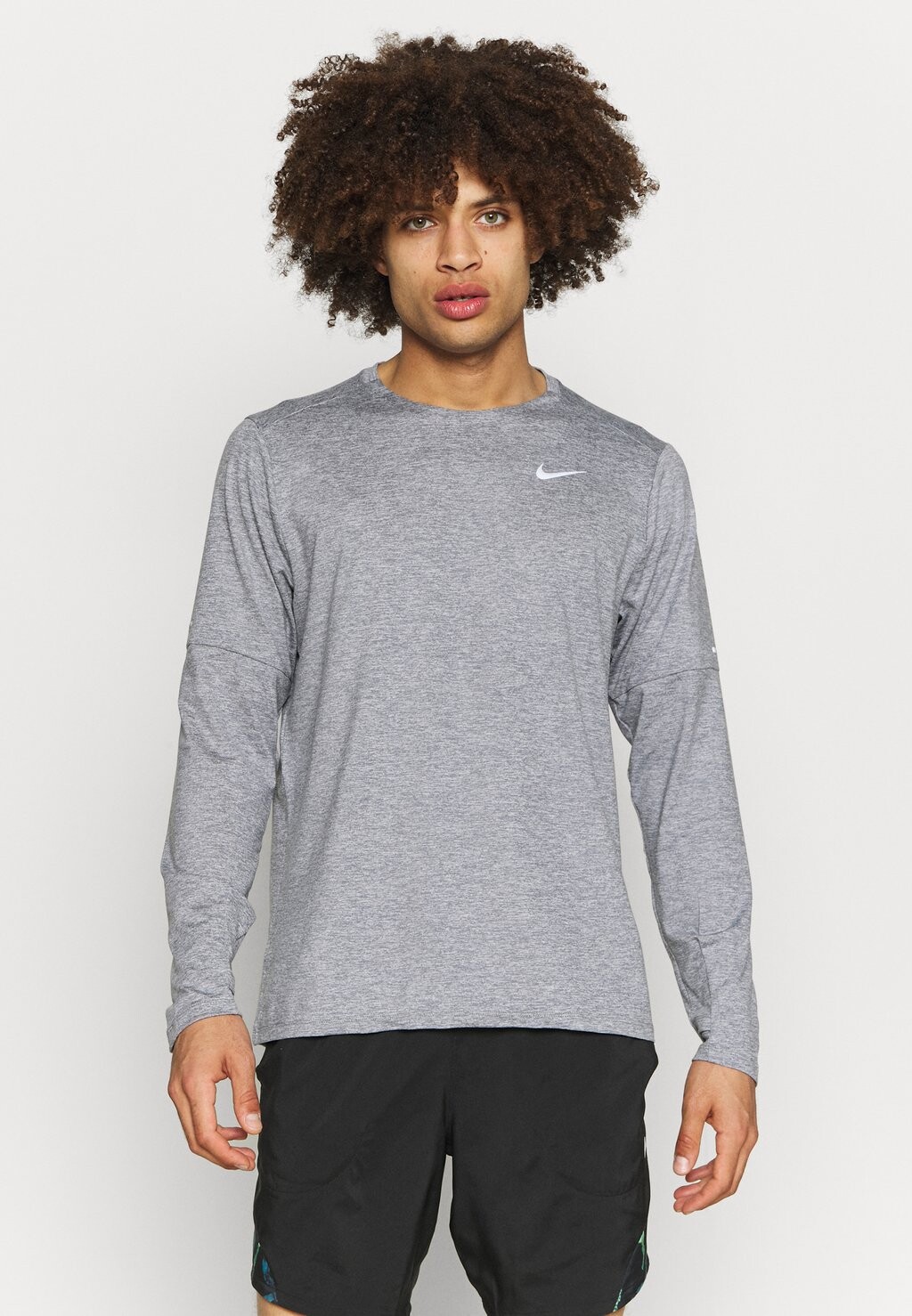 

Футболка Nike