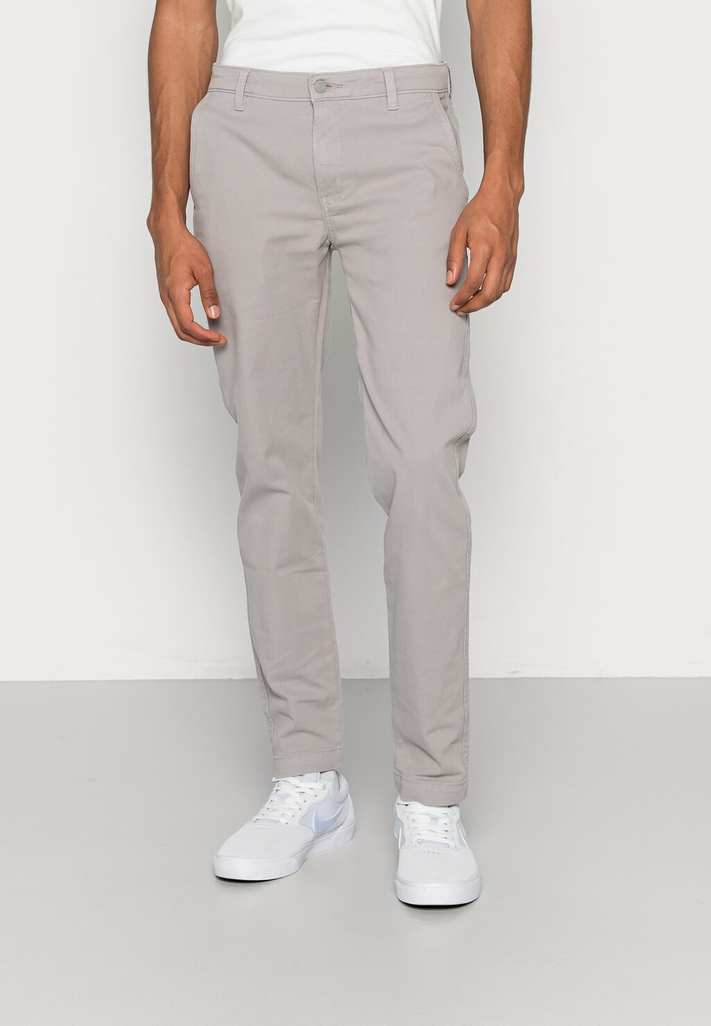 

Чиносы Xx Slim Ii Levi's, цвет silver fox
