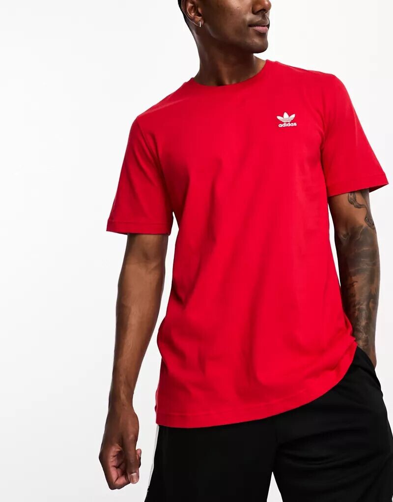 

Алая футболка с короткими рукавами adidas Originals Essentials