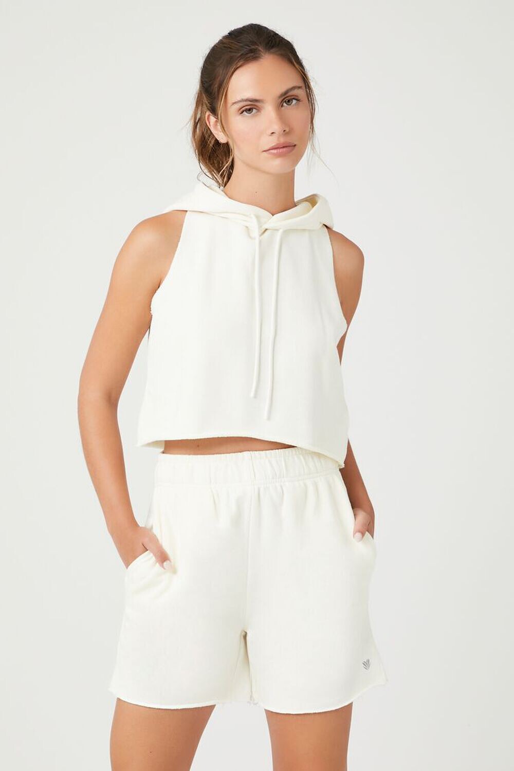 

Активные шорты из френч терри Forever 21, кремовый