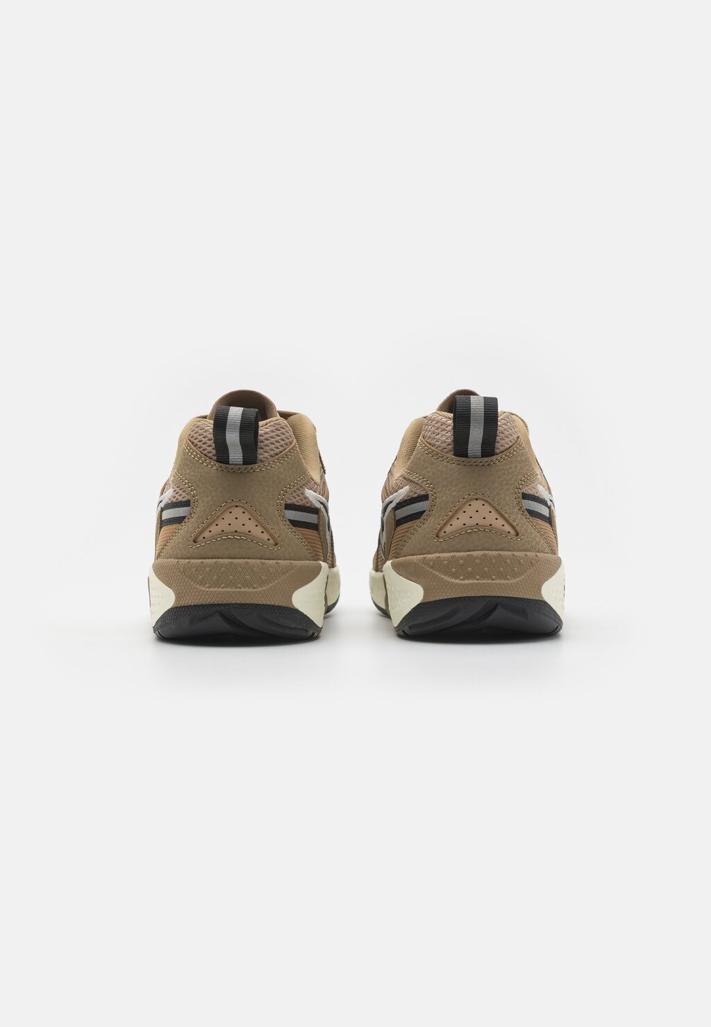 

Кроссовки на шнуровке JAM Nike, бежевый