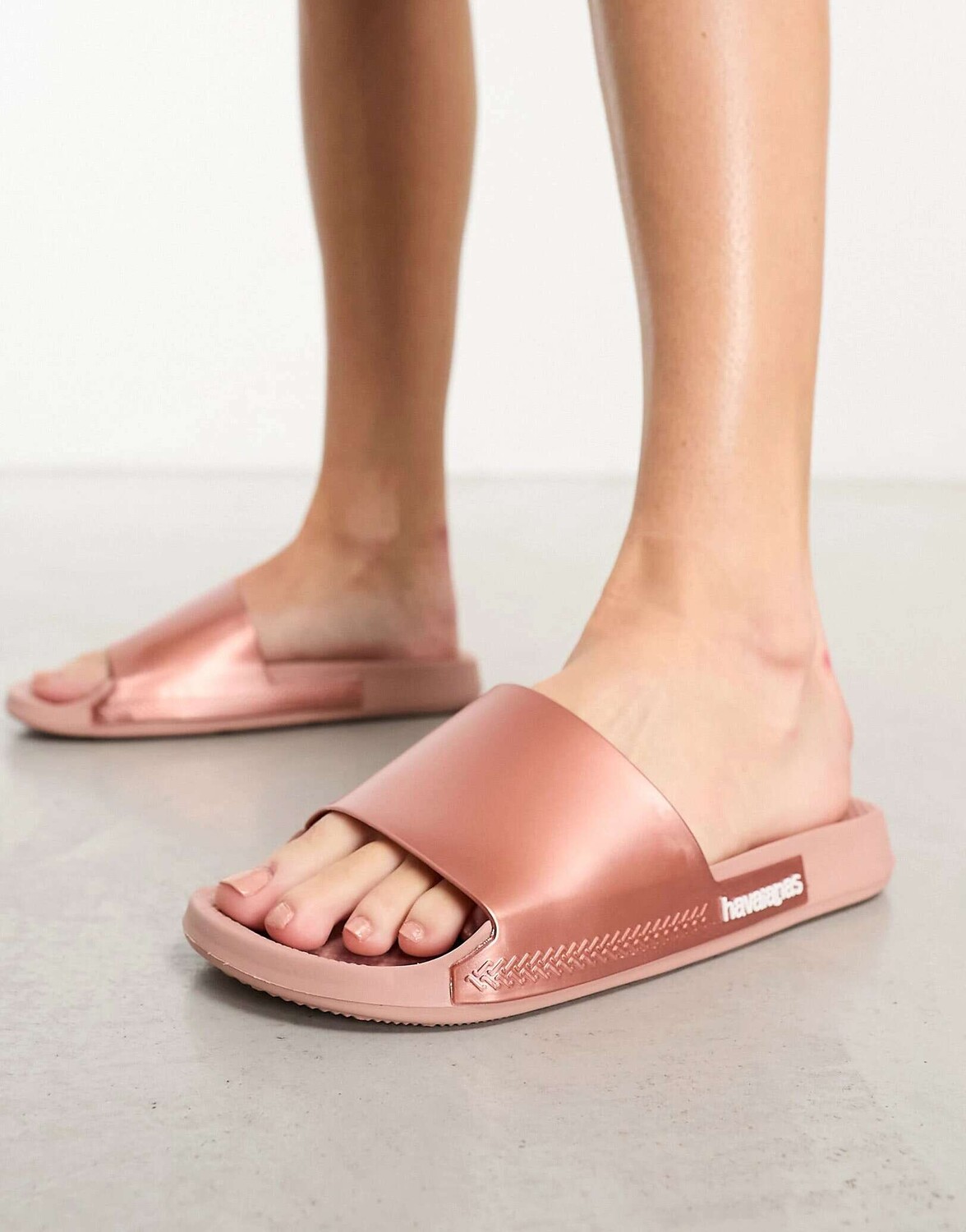 

Шлепанцы Havaianas Classic из розового золота с эффектом металлик