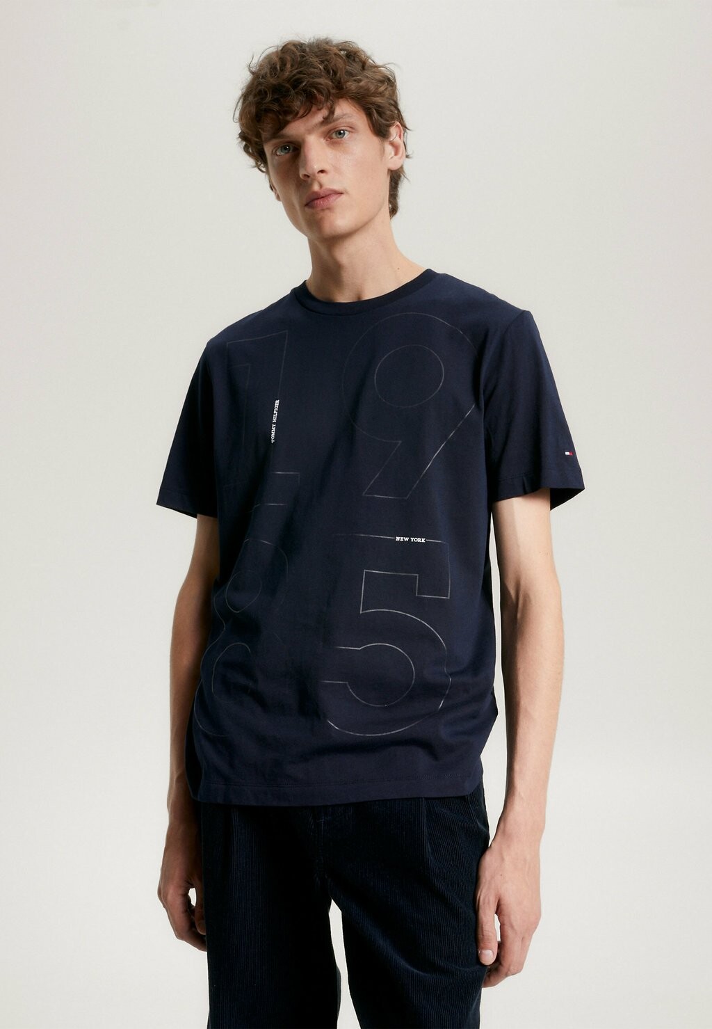 

Футболка с принтом Modern Graphic Tommy Hilfiger, цвет desert sky