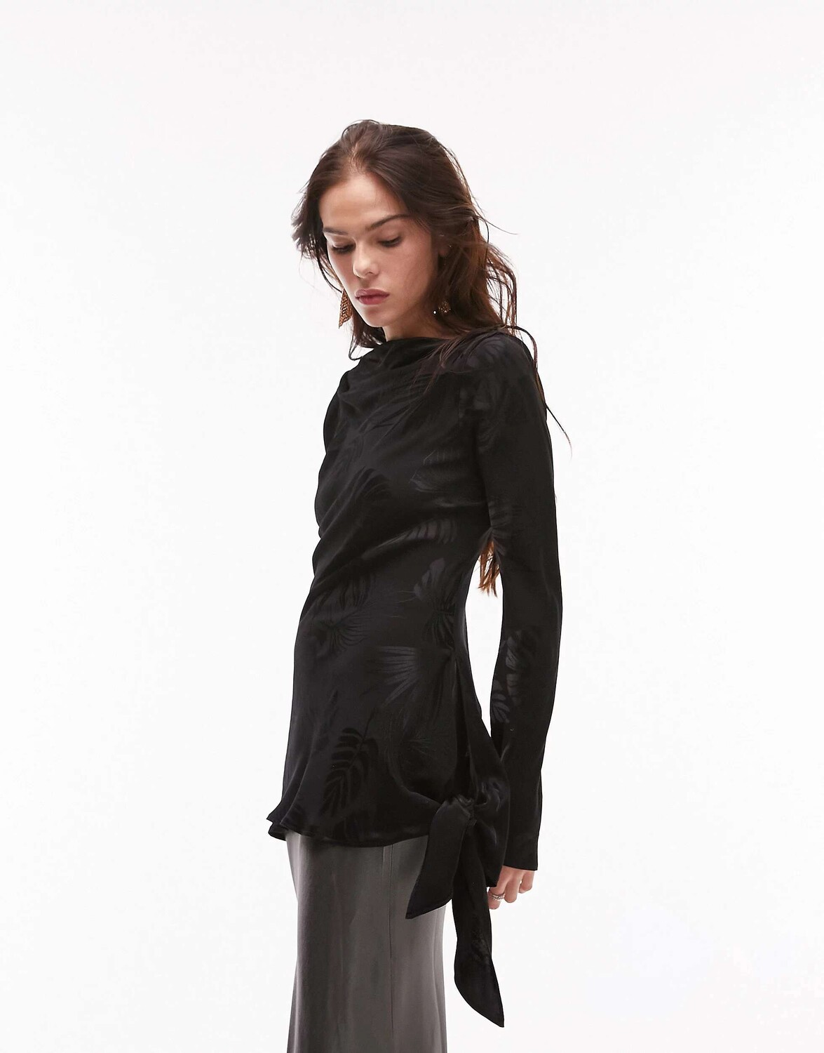 

Черный жаккардовый топ с рукавами-флейтой Topshop