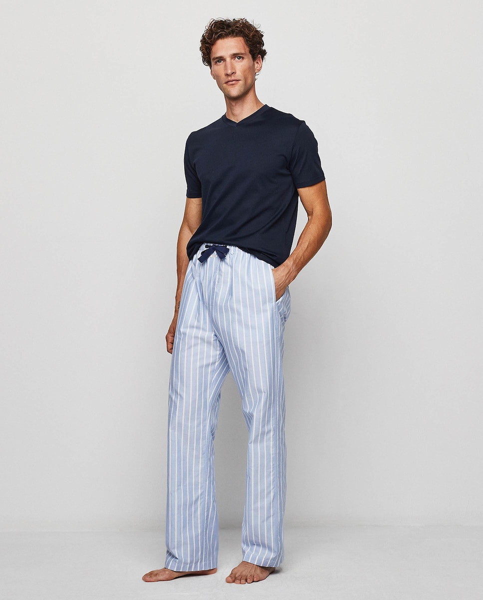 цена Мужская пижама с длинными брюками и короткими синими тканями и трикотажной футболкой Mirto, синий