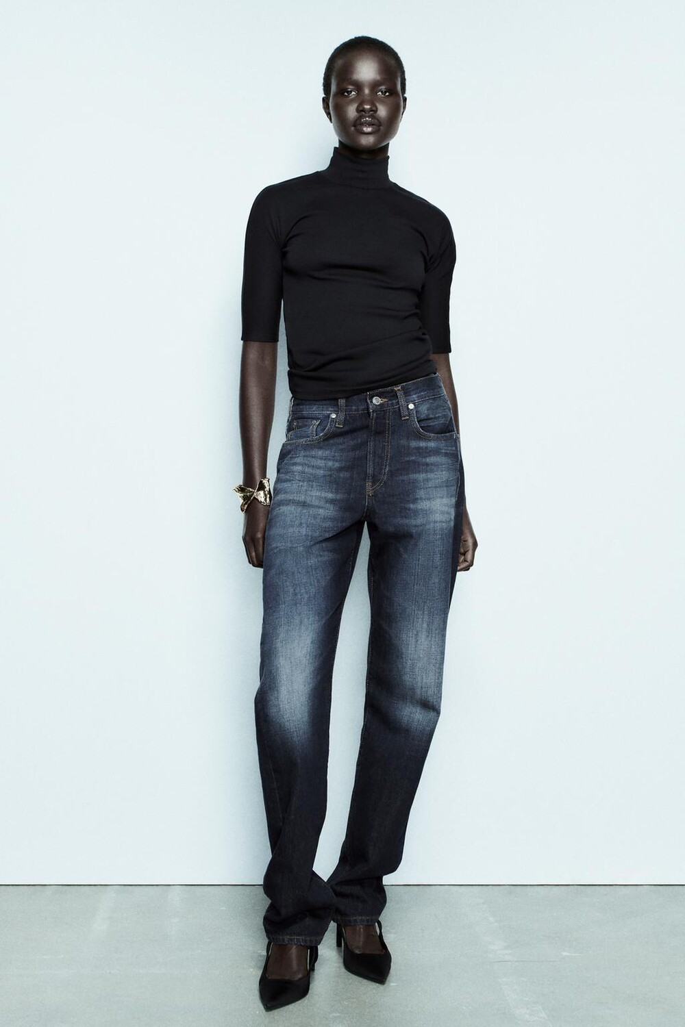 

Футболка из хлопка с вырезом ZARA, черный
