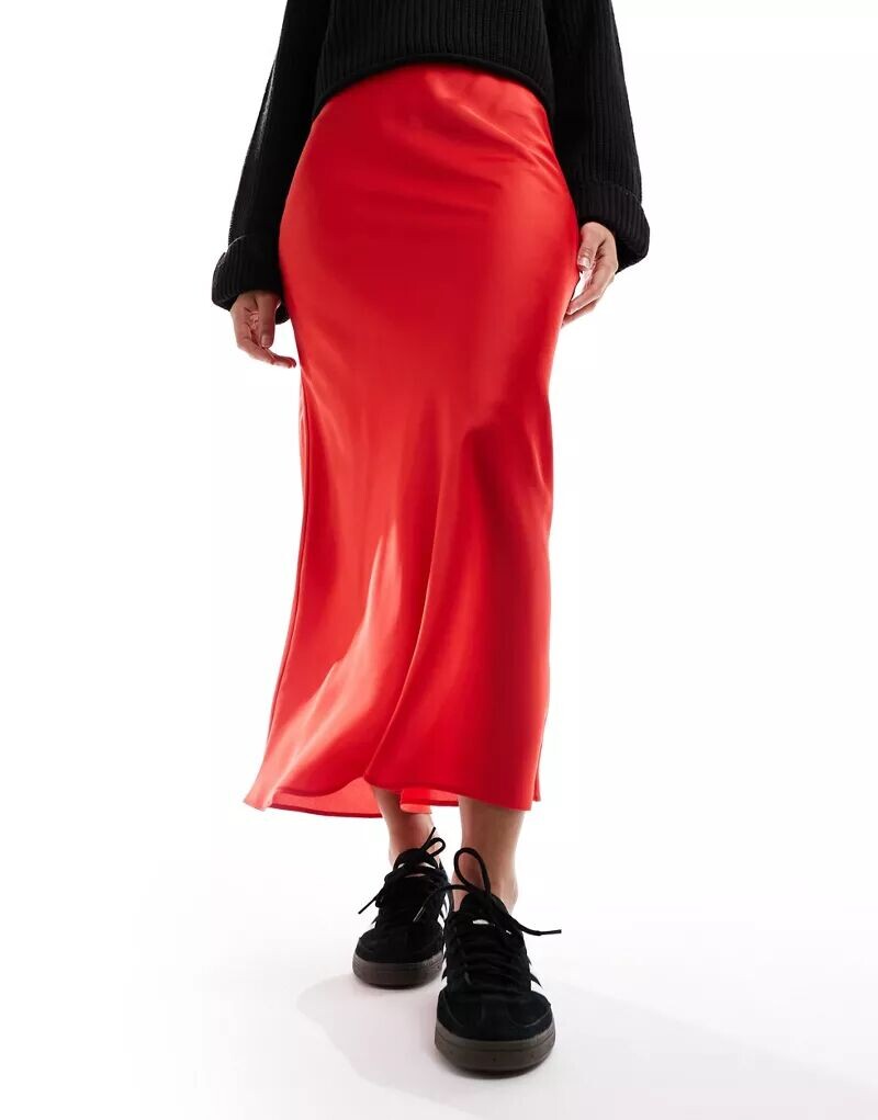 

Красная атласная юбка миди косого кроя ASOS