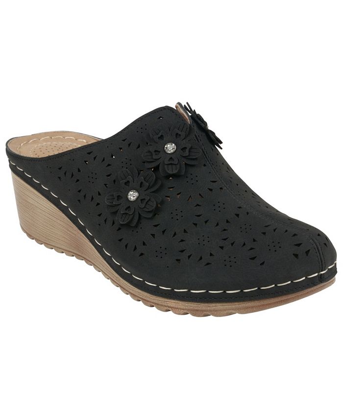Женские туфли без шнуровки Krista на танкетке с перфорацией и цветочным узором GC Shoes, черный