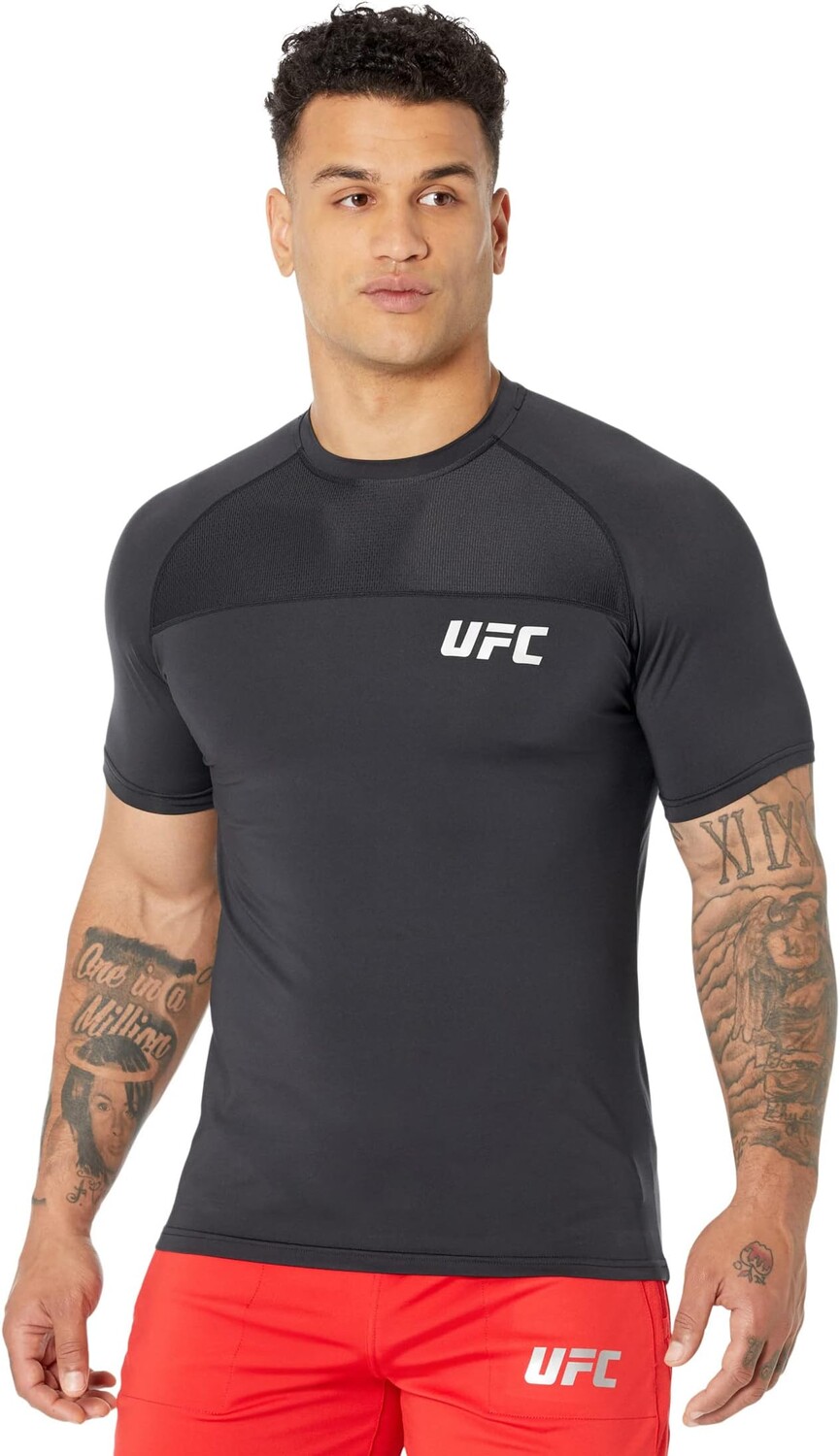 

Футболка с коротким рукавом и круглым вырезом UFC, черный