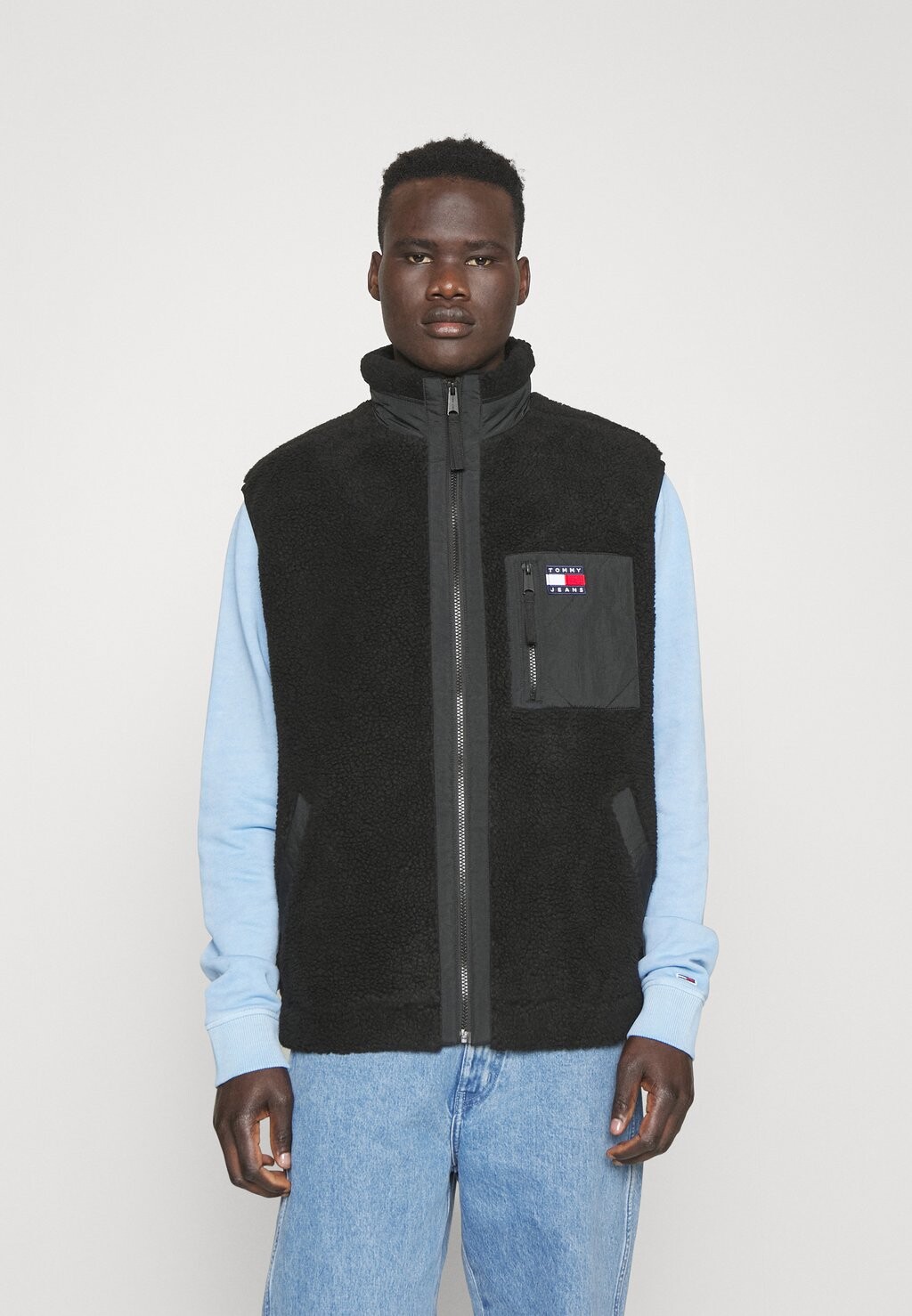 

Жилет Tommy Jeans
