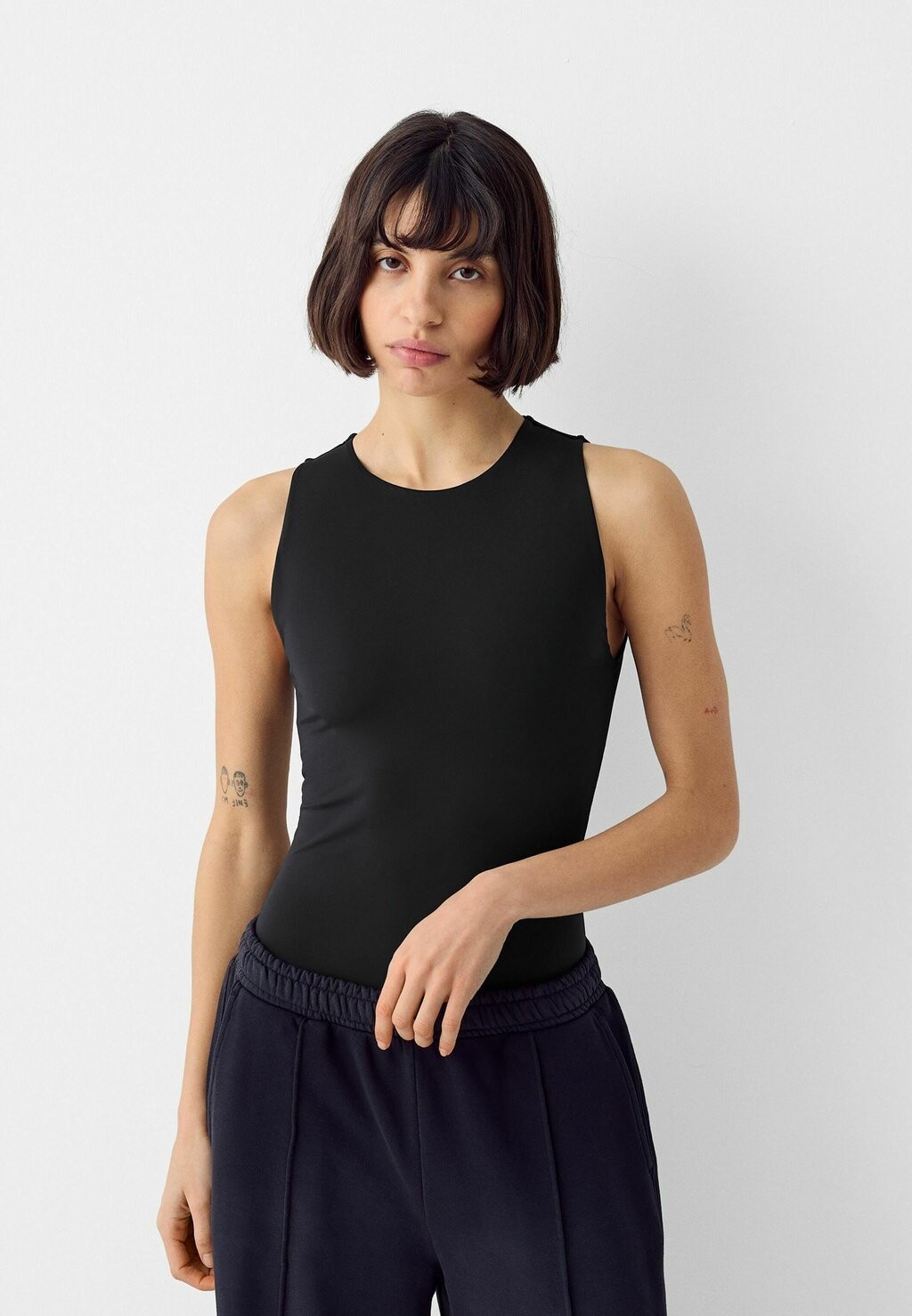 

Топ Sleeveless Bershka, черный