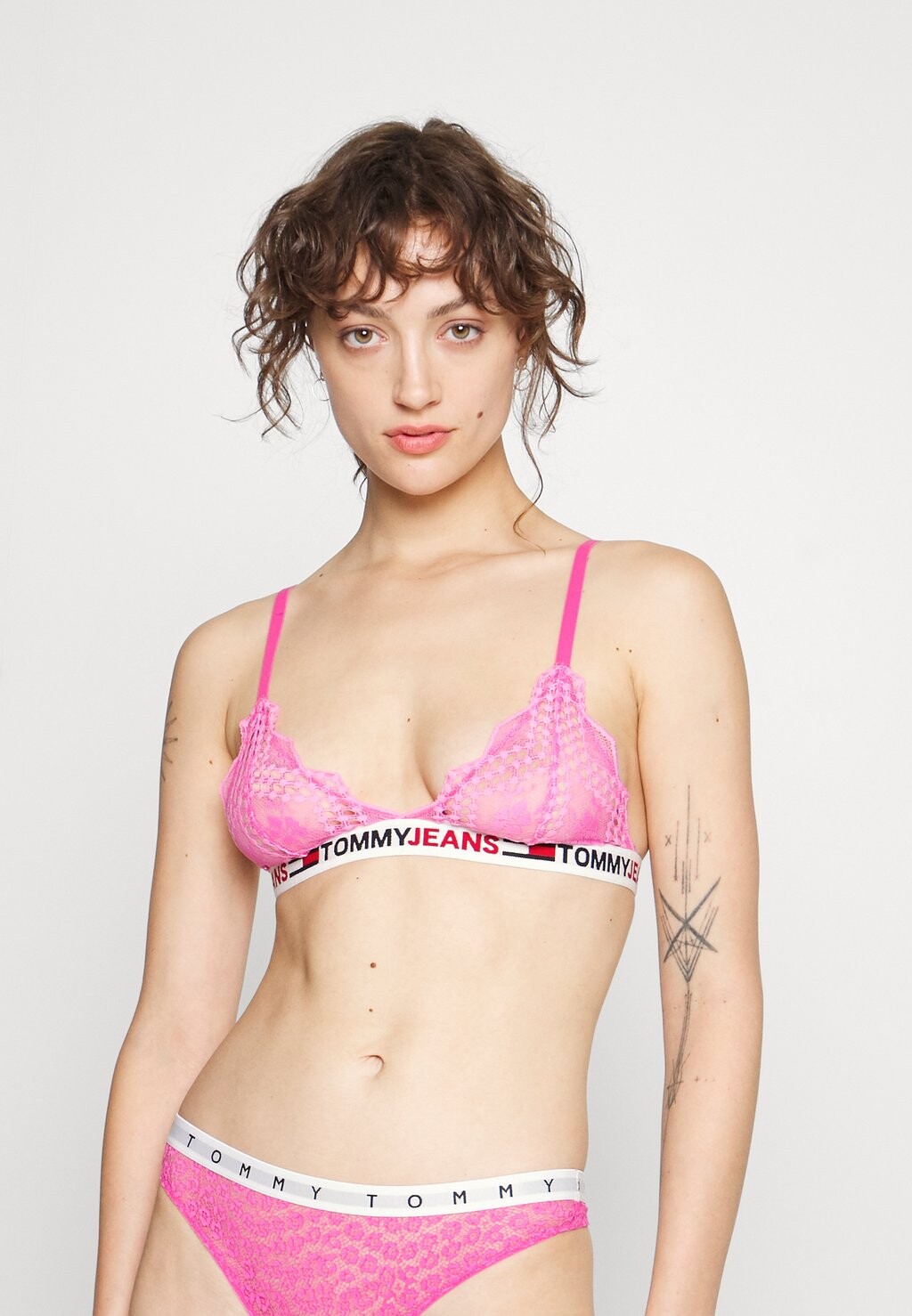 

Бюстгальтер с треугольными чашечками Tommy Hilfiger