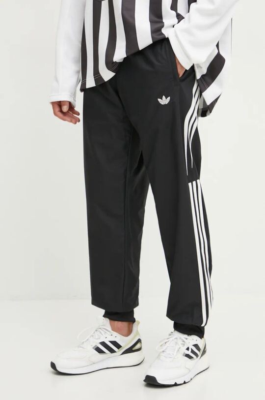 

Брюки adidas Originals, черный
