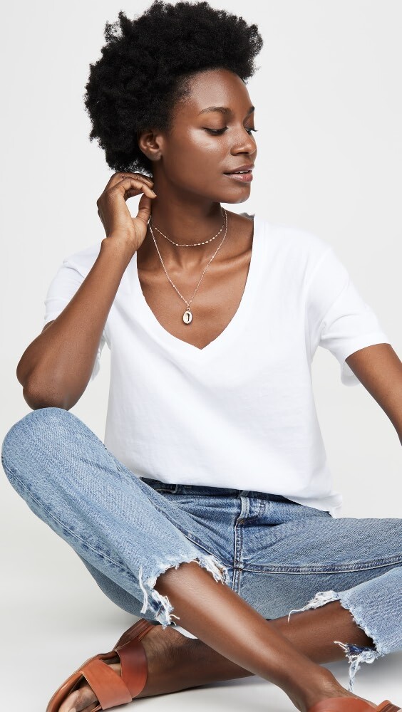 

Футболка AMO V Neck, белый