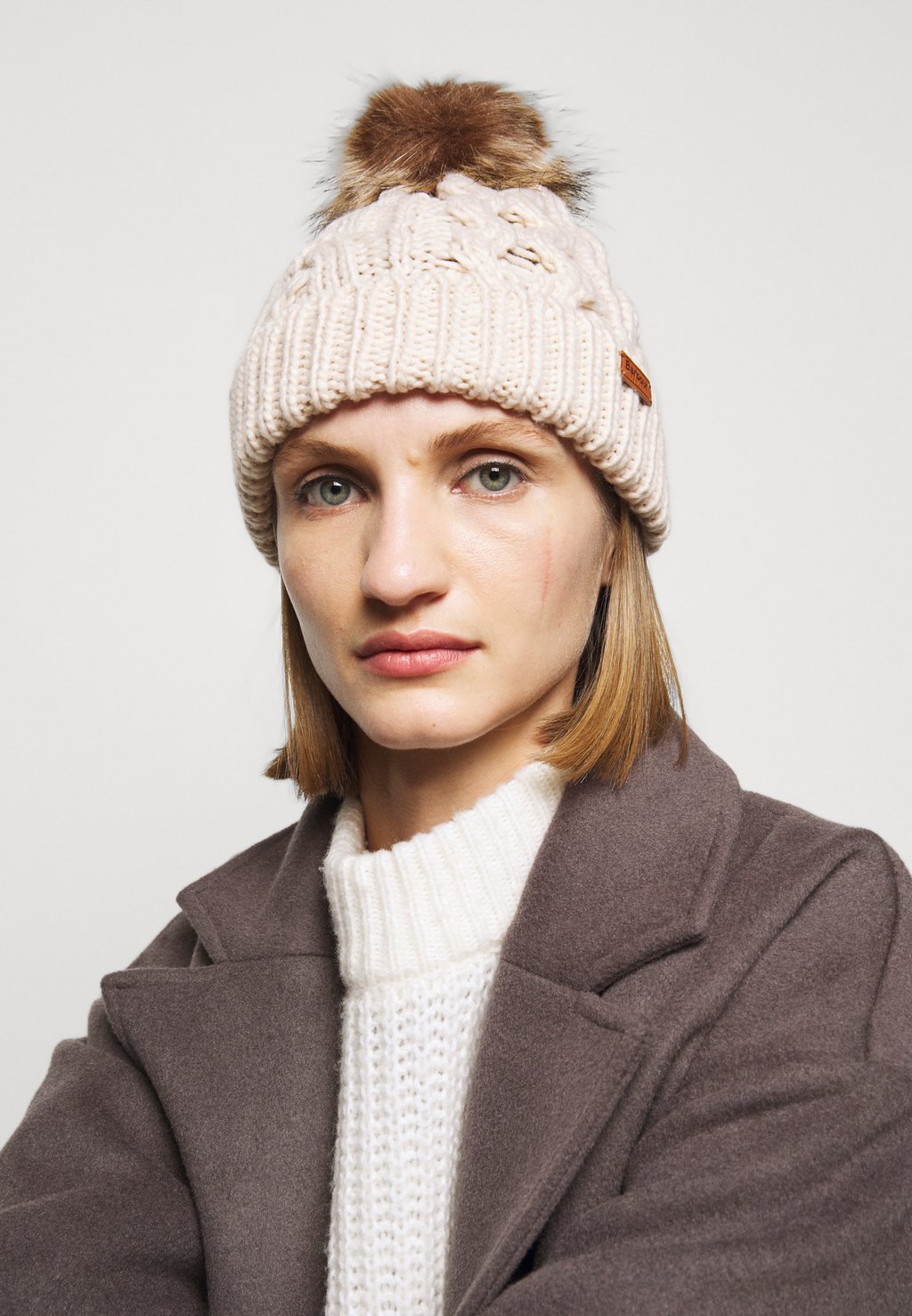 

Шапка Barbour PENSHAW CABLE BEANIE, румяный розовый