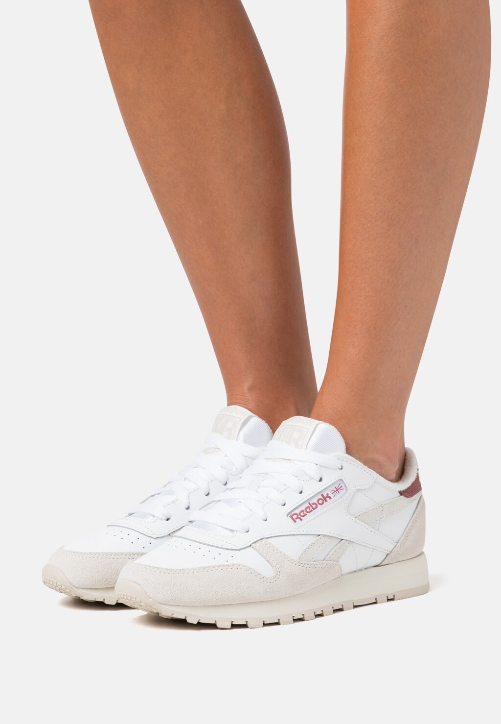 

Полукеды CLASSIC LEATHER Reebok, обувь белый/мел/седона розовый