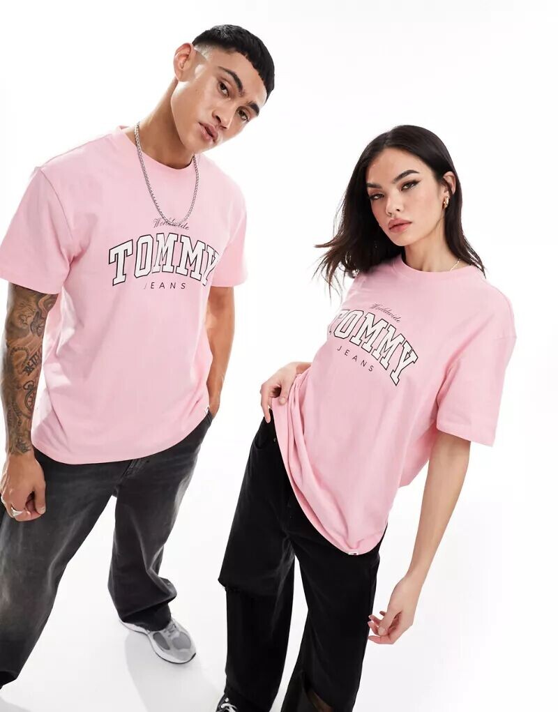 

Розовая футболка унисекс стандартного кроя с логотипом колледжа Tommy Jeans
