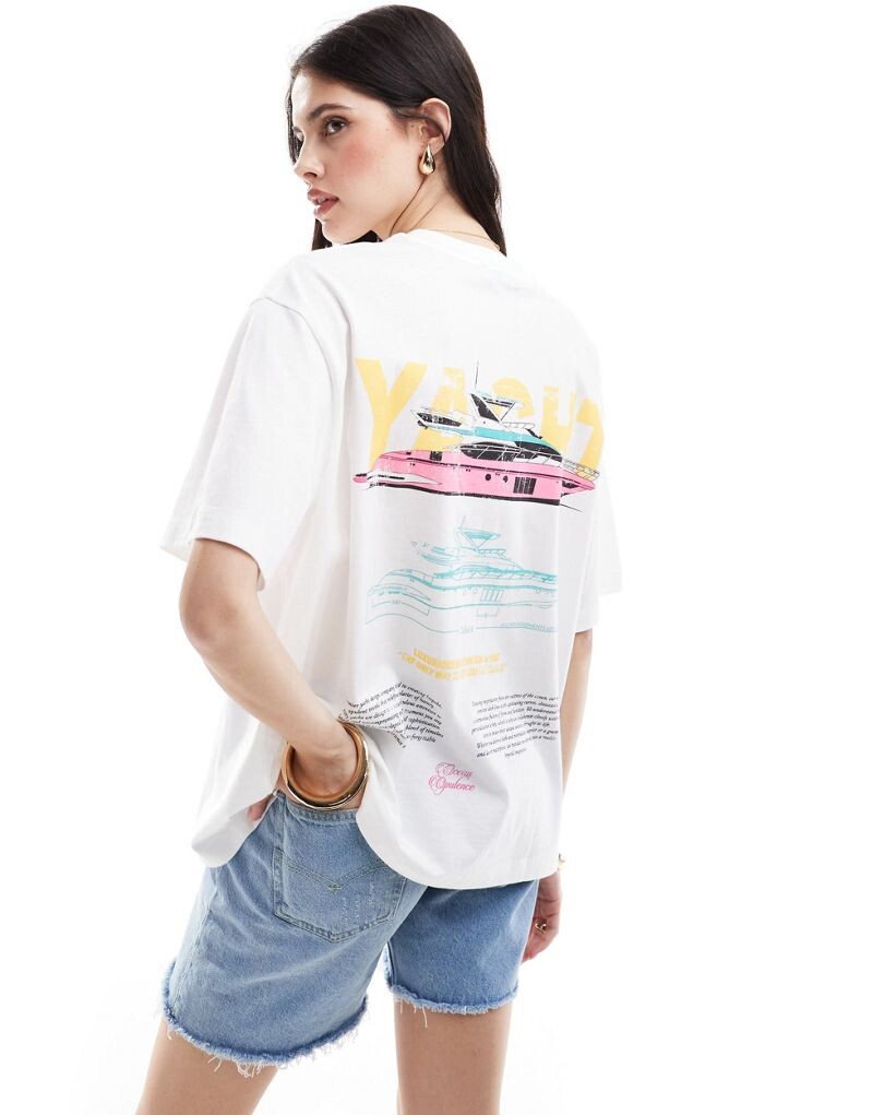 

Белая футболка бойфренда с изображением яхты на спине ASOS DESIGN