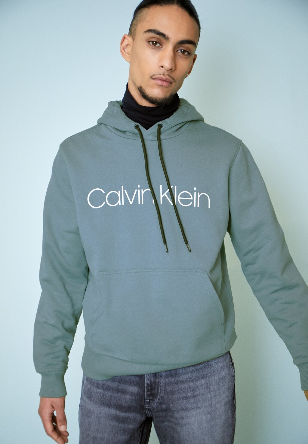 

Худи Calvin Klein