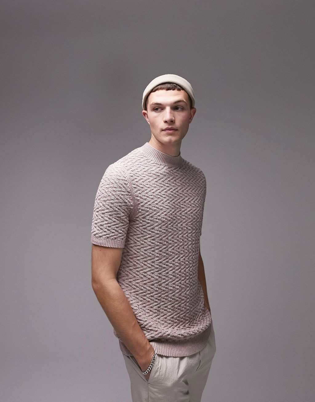 

Светло-розовая трикотажная футболка с геопринтом Topman