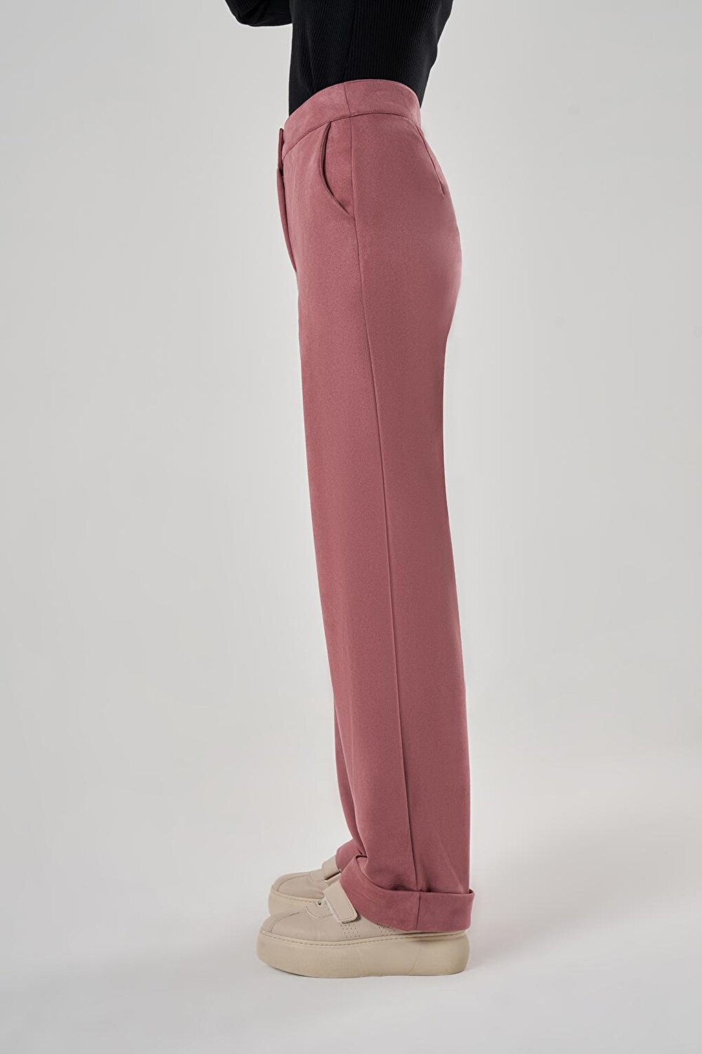 Замшевые фактурные светло-коричневые брюки Mizalle светло коричневые замшевые брюки rosalia stand studio