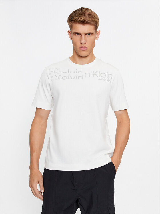 

Футболка стандартного кроя Calvin Klein, экрю
