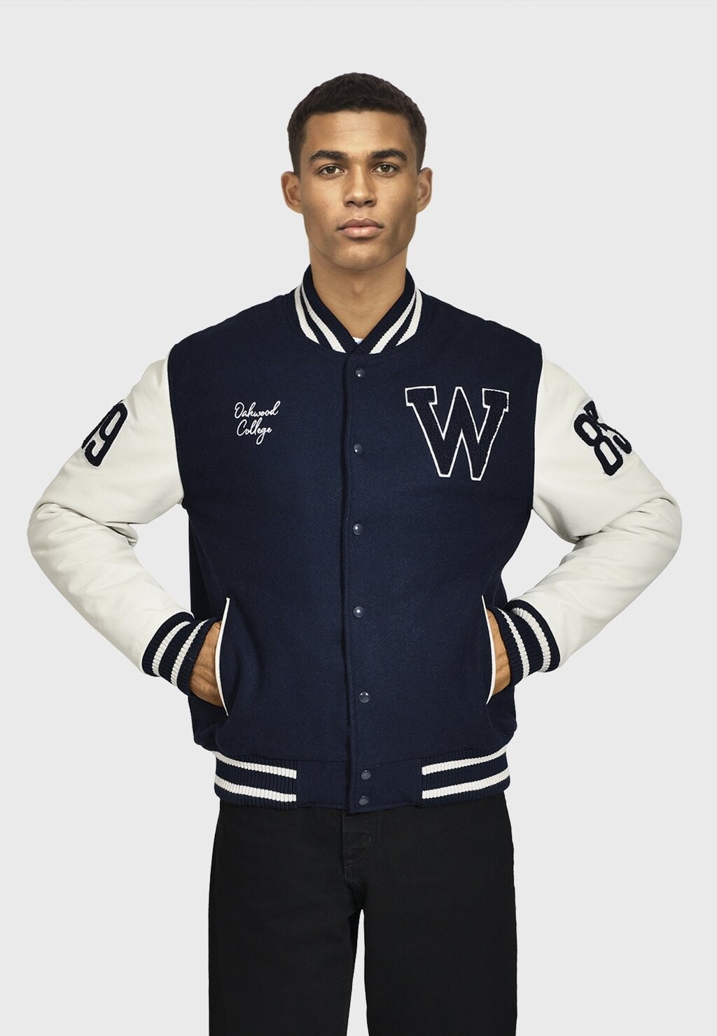 

Бомбер Chaquetas Oakwood COLLEGE BI, темно-синий