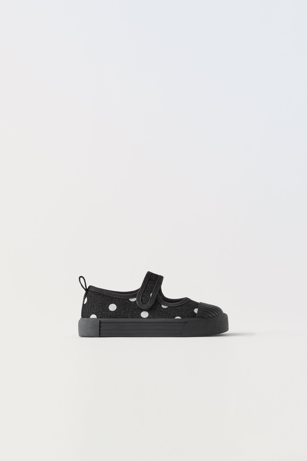

Открытые кроссовки в горошке Zara, черный