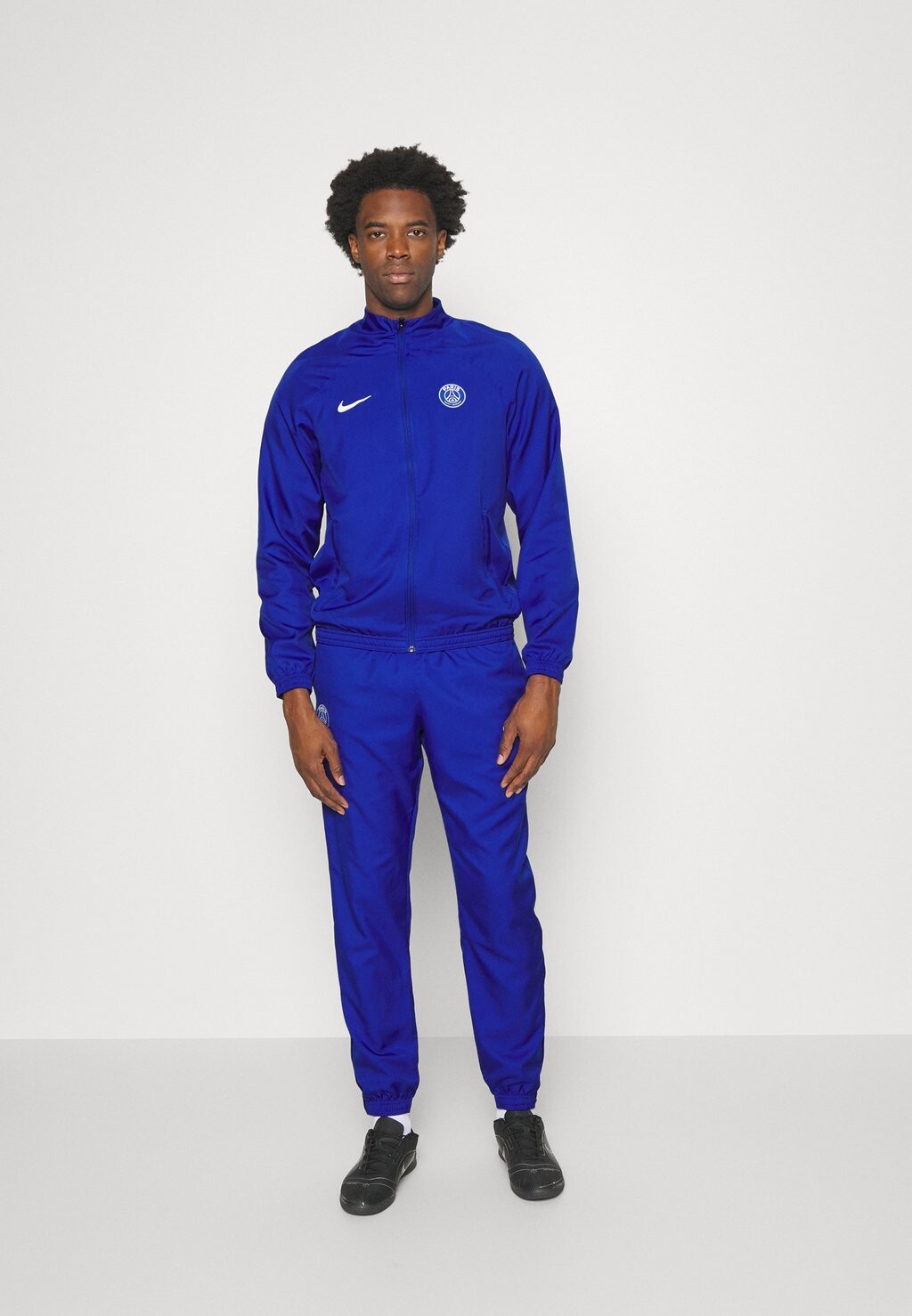 

Спортивный костюм Nike