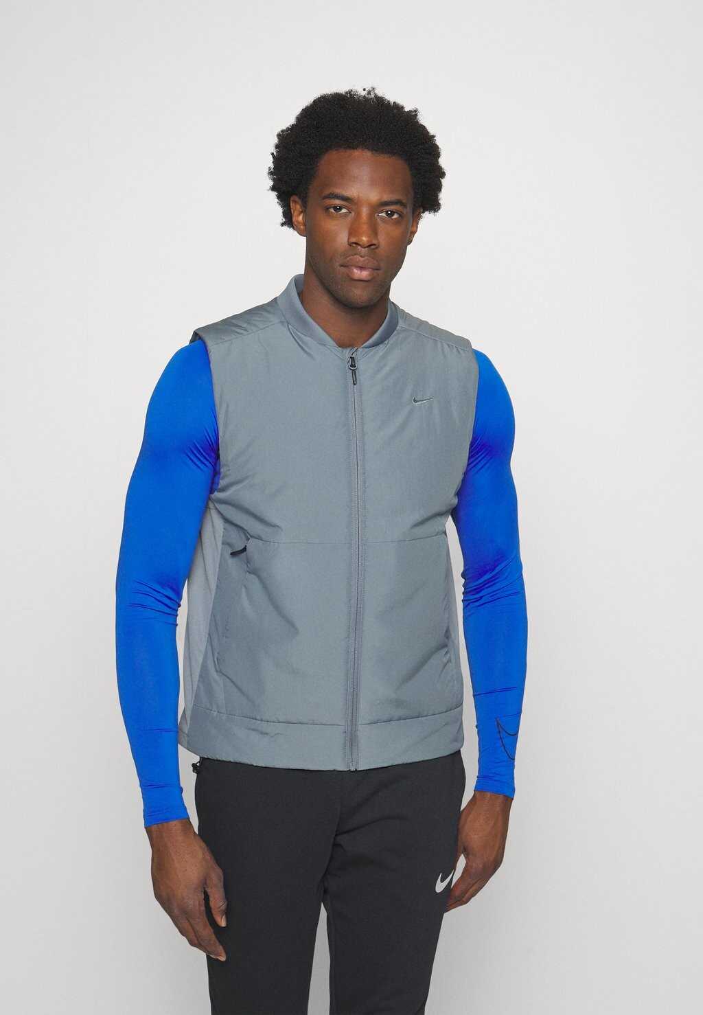 

Жилет UNLIMITED Nike, цвет smoke grey