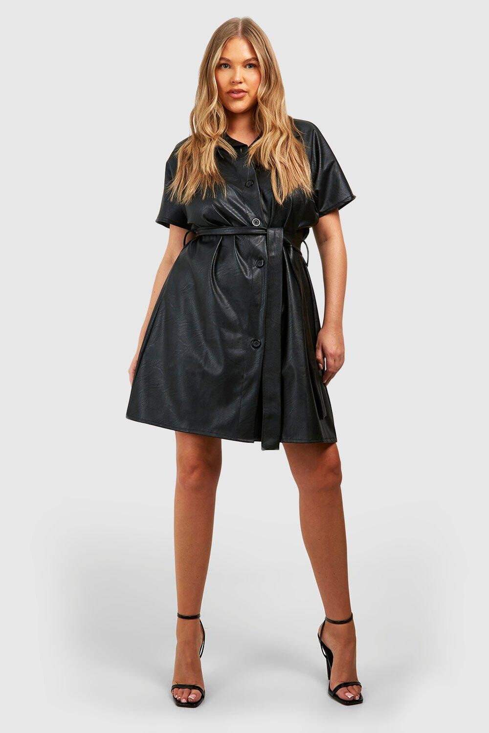 

Платье-рубашка Plus с поясом из искусственной кожи boohoo, черный