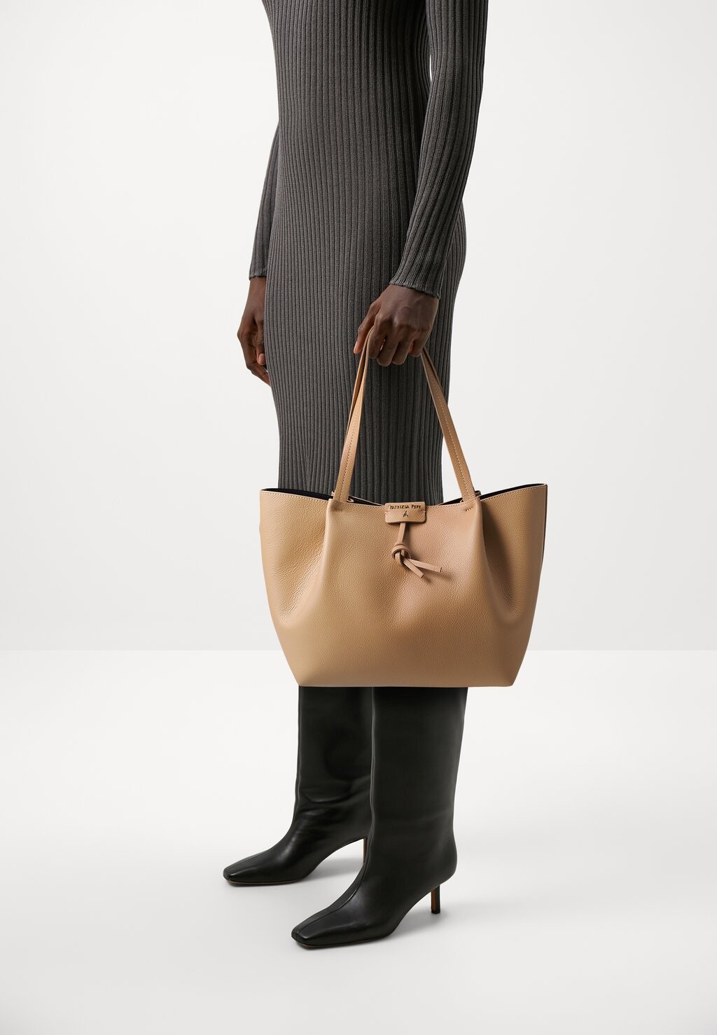 

Сумка для покупок Bag Set Patrizia Pepe, цвет pompei beige