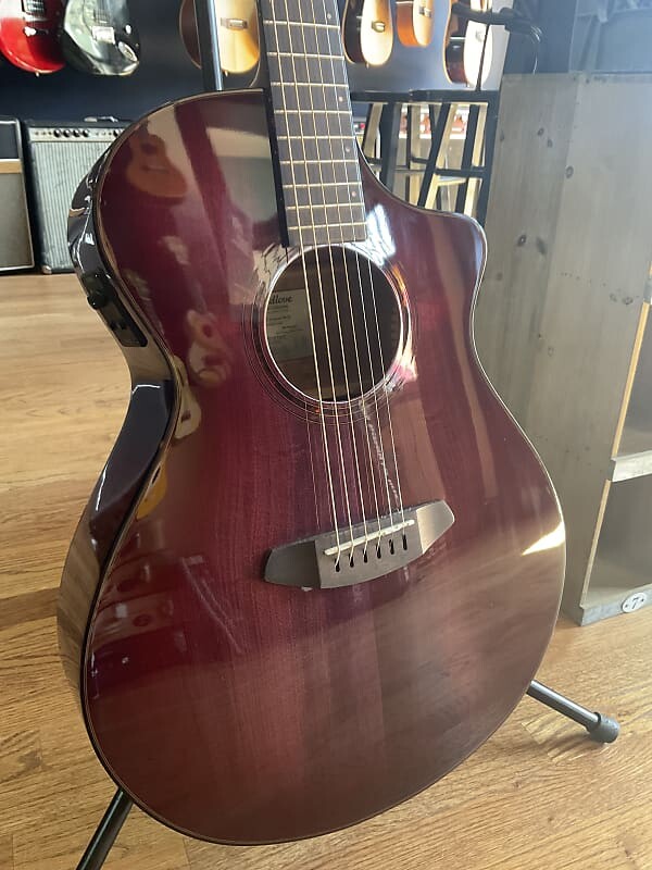 

Акустическая гитара Breedlove Pursuit Exotic S Concert PB CE Myrtlewood 2023 - Pinot Burst