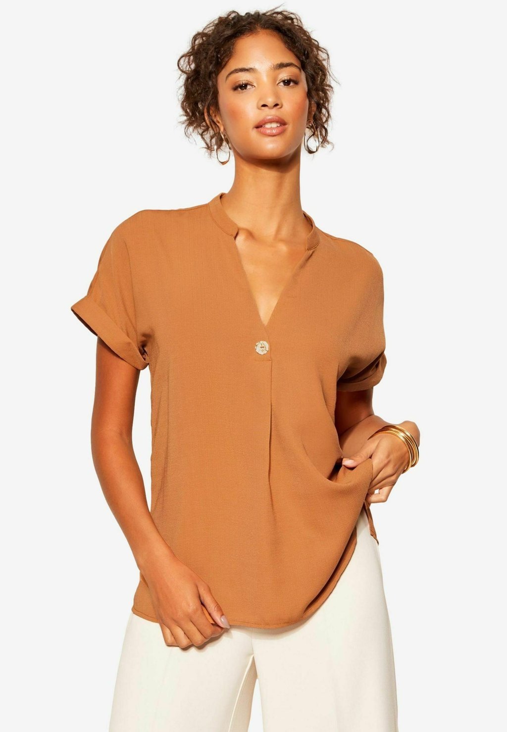 

Блуза V NECK ROLL SLEEVE BUTTON Friends Like These, цвет Burnt Orange Denim