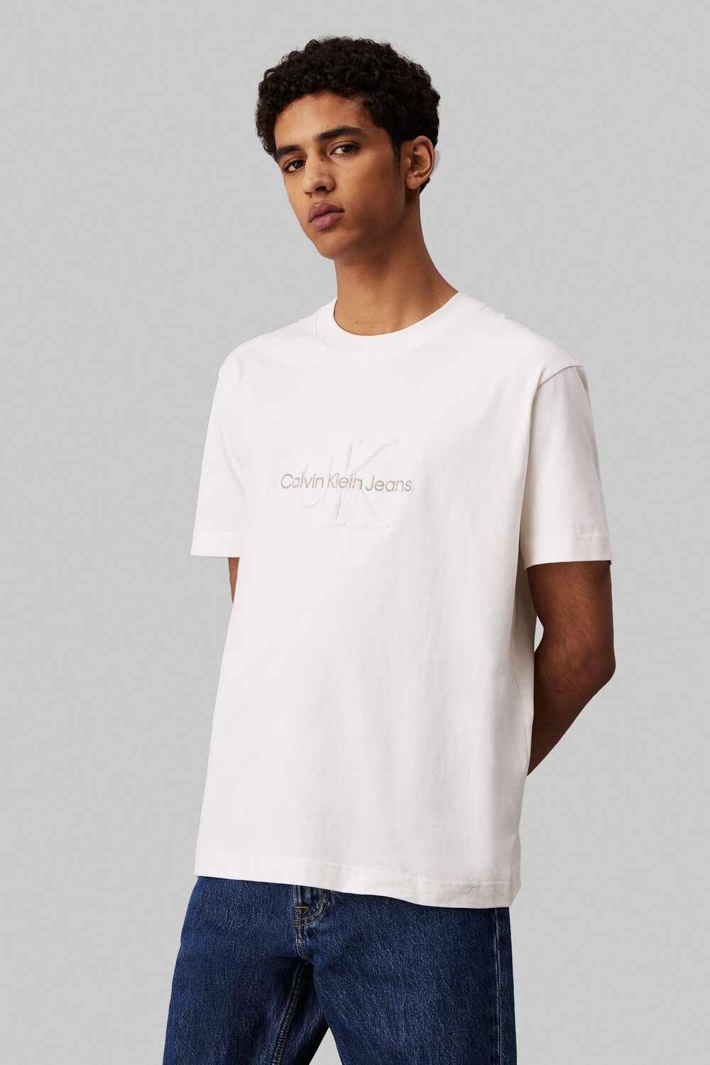 

Футболка с монологом из синели Calvin Klein, белый